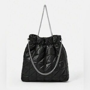 Large Capacity Quilted Chain Detail Bag